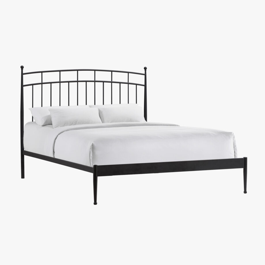 Traditional Queen Metal Bed